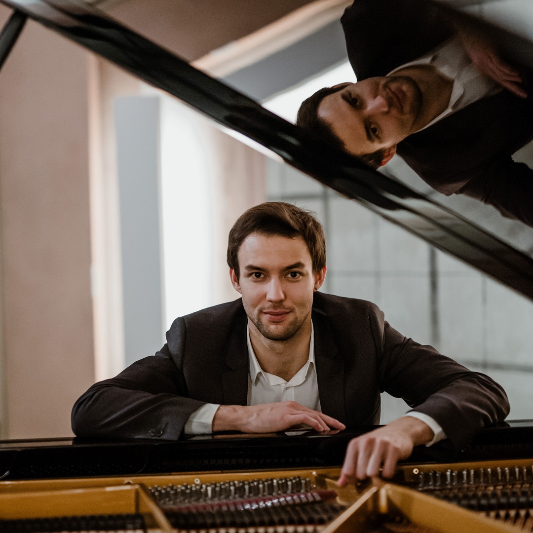 Dean Erjavc - Klavierabend mit Werken von Beethoven und Liszt
